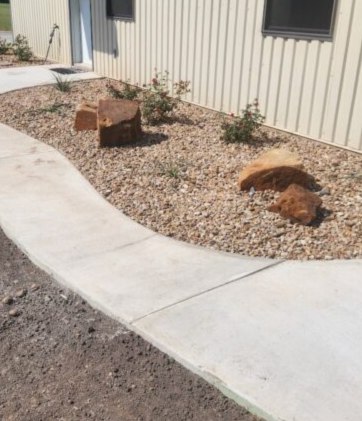 landscaper-01-service.jpg (1)